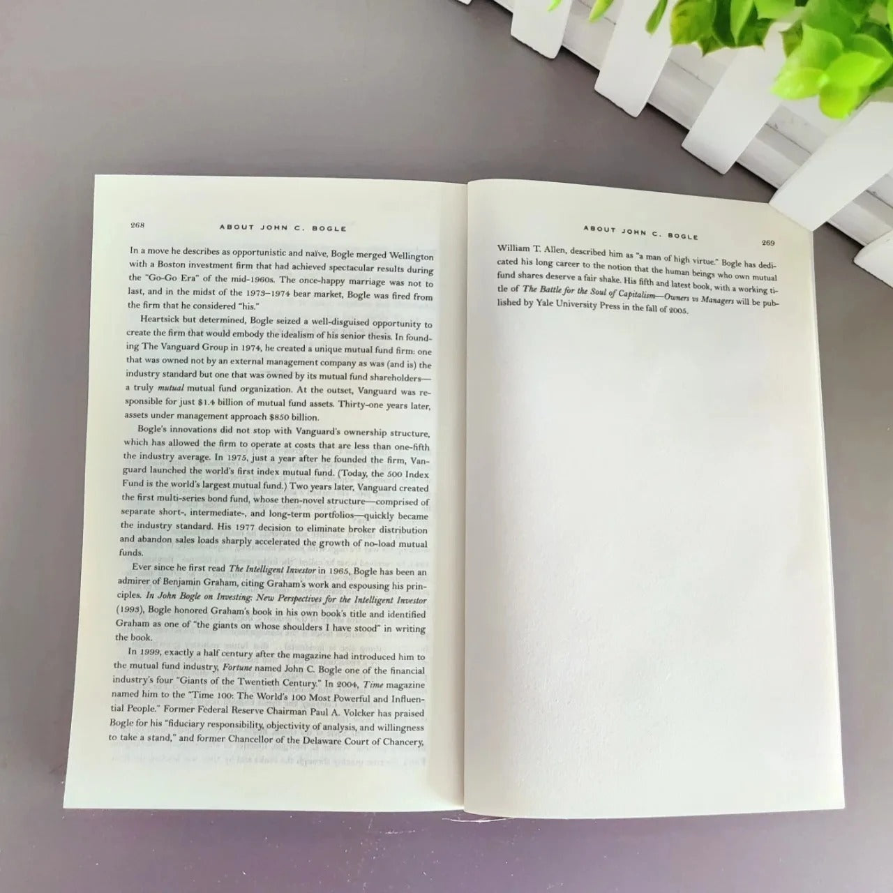 The Intelligent Investor: The Definitive Book on Value Investing (Financial Management for Adults)