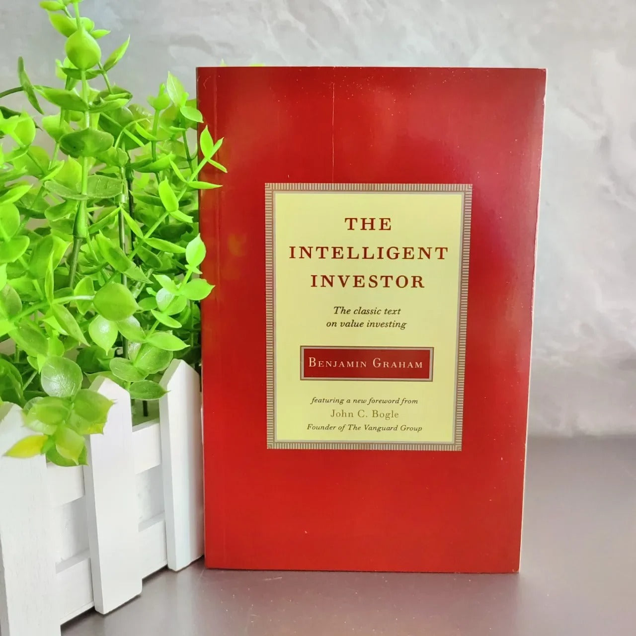 The Intelligent Investor: The Definitive Book on Value Investing (Financial Management for Adults)